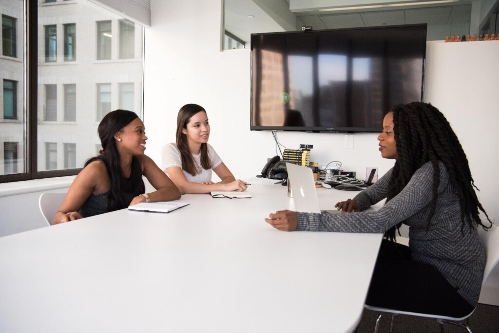 X Tips for HR Personnel to Develop Communication with Employees