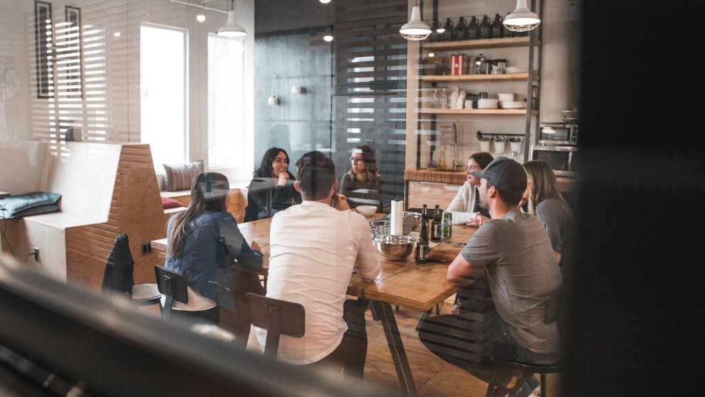 How to Keep Office Dress Code Appropriate in Changing Times