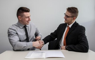 How to Become the Connecting Link between Employees and Employers