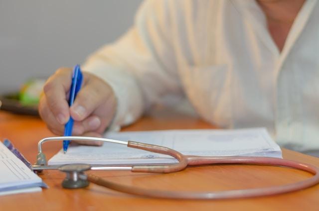 Reference-Based Pricing vs Traditional Networks: What Employers Need to Know